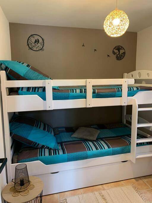 Location de vacances pour 4 personnes, avec piscine et jardin à Le Champ-Saint-Père - 3