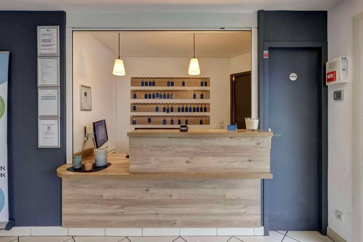 Hôtel pour 2 personnes, avec terrasse et jardin à Divonne-les-Bains - 2