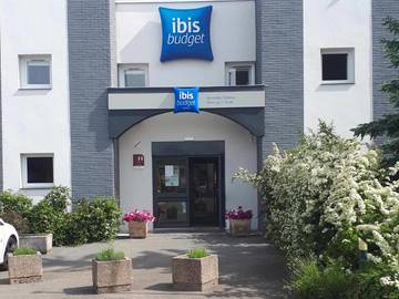 Hôtel pour 3 personnes, avec terrasse, animaux acceptés à Saint-Cyr-l'École