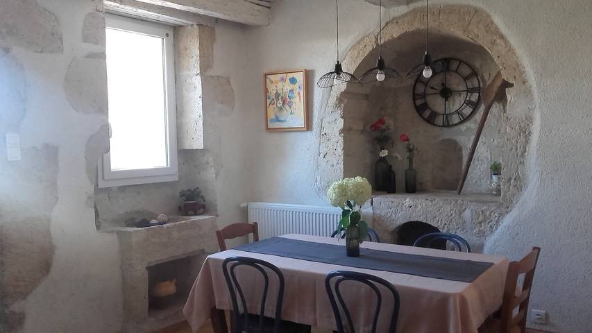 Casa rural en el campo con terraza privada, jardín privado y Wi-Fi in Bourg-de-Visa, Quercy