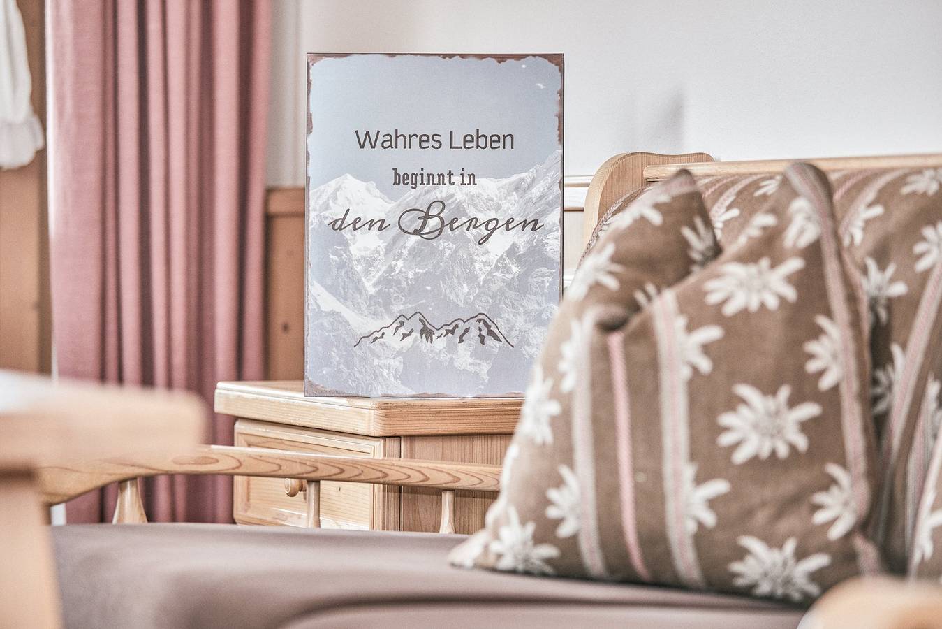 Ganze Ferienwohnung, Haus Theresa - (7) Zwei-Raum-Ferienwohnung 42qm, Bad/Wc, Extra-Schlafraum, Küche, Balkon in Reit im Winkl, Bayerische Alpen