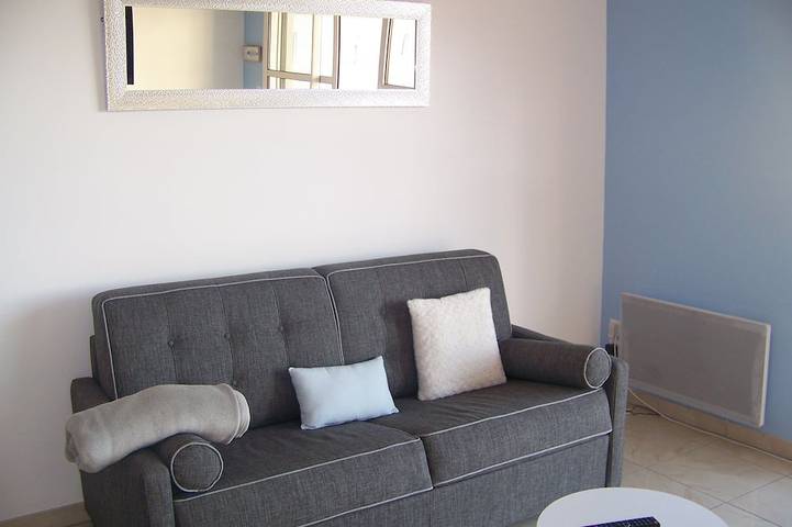 Appartement entier, Bel appartement avec vue mer depuis le balcon in Granville, Côte de la Déroute
