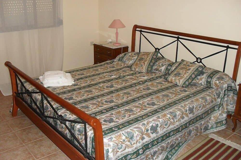 Gran villa de vacaciones con hermoso jardín y piscina (compartida) 3 villas in Xaló, Costa Blanca