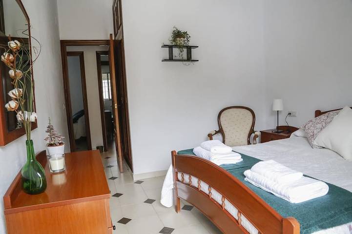 Apartamento entero, Casa Las Nieves Ii. Piso Tranquilo, Céntrico y Luminoso con Terraza in Arcos de la Frontera, Pueblos Blancos