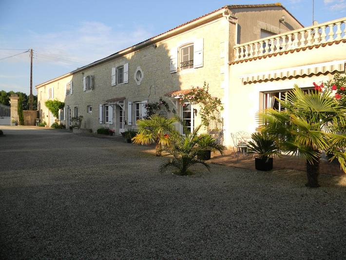 Chambre d’hôte pour 2 personnes, avec jardin à Usseau