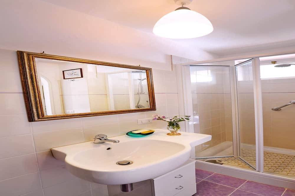 Apartamento entero, Apartamento de lujo en Positano con impresionantes vistas al mar, terraza privada, estacionamiento en req in Positano, Costa Amalfitana