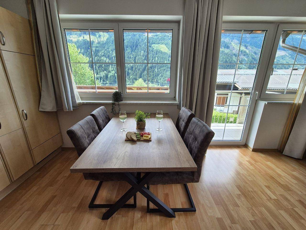 Ganze Ferienwohnung, Appartement 5 mit Balkon oder Terrasse in Flattach, Bezirk Spittal an der Drau