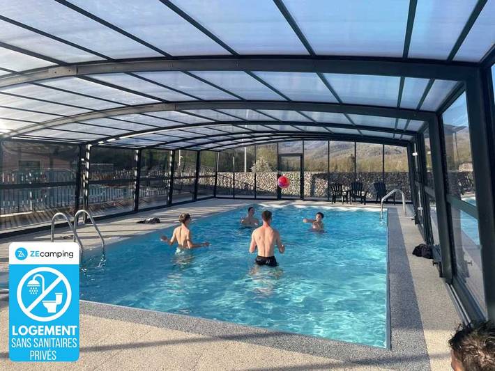 Tente pour 4 personnes, avec jacuzzi ainsi que sauna et bassin pour enfant dans l' Ariège - 2