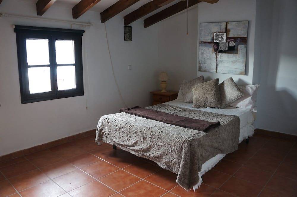 Casa Menut is a Family Friendly 150-year-old house in the heart of Lliber in Llíber, Costa Blanca