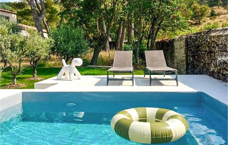 Location de vacances pour 14 personnes, avec piscine à Alleins