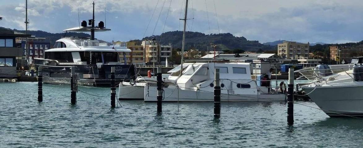 Boot für 5 Personen, mit Ausblick in Italien