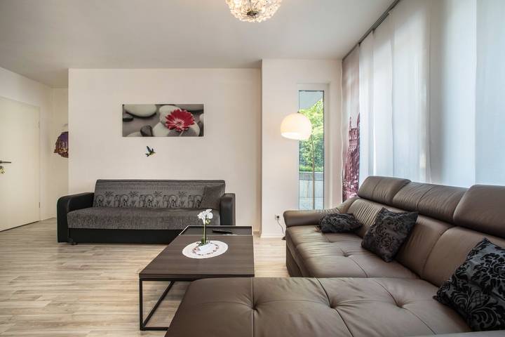 Ganze Wohnung, Familien-Apartment 6 in der Nähe des Bodenseeufers mit Terrasse & Wlan in Meersburg, Region Bodensee-Oberschwaben
