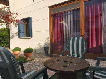 Gîte pour 4 personnes, avec jardin et vue à Fontanafredda