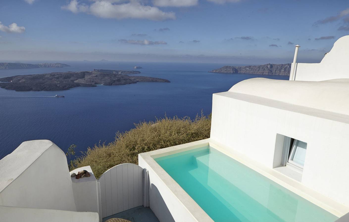 Villa Gaia, 3 bedroom villa with amazing views at Imerovigli in Karterados, Santorini