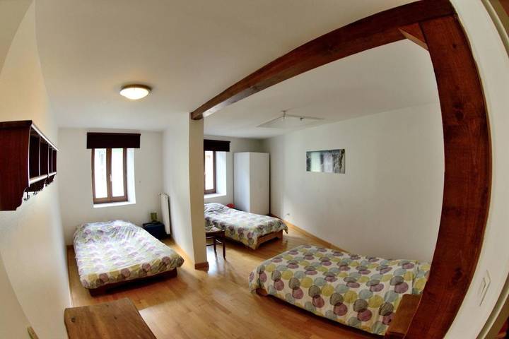 Gîte pour 4 personnes, avec jardin à Le Châtelard