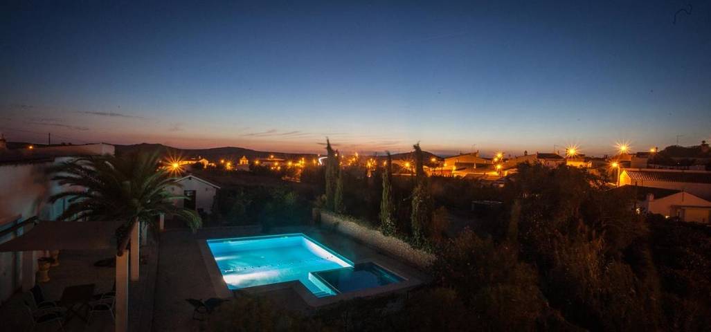 Gîte pour 6 personnes, avec jardin ainsi que vue et piscine, animaux acceptés à Vila do Bispo - 3