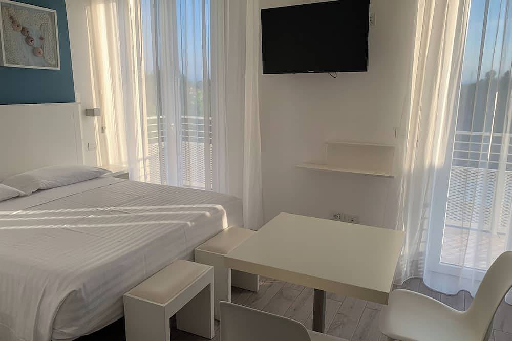 Apartamento entero, Habitación doble con zona de cocina y 2 balcones in Igea Marina, Bellaria-Igea Marina