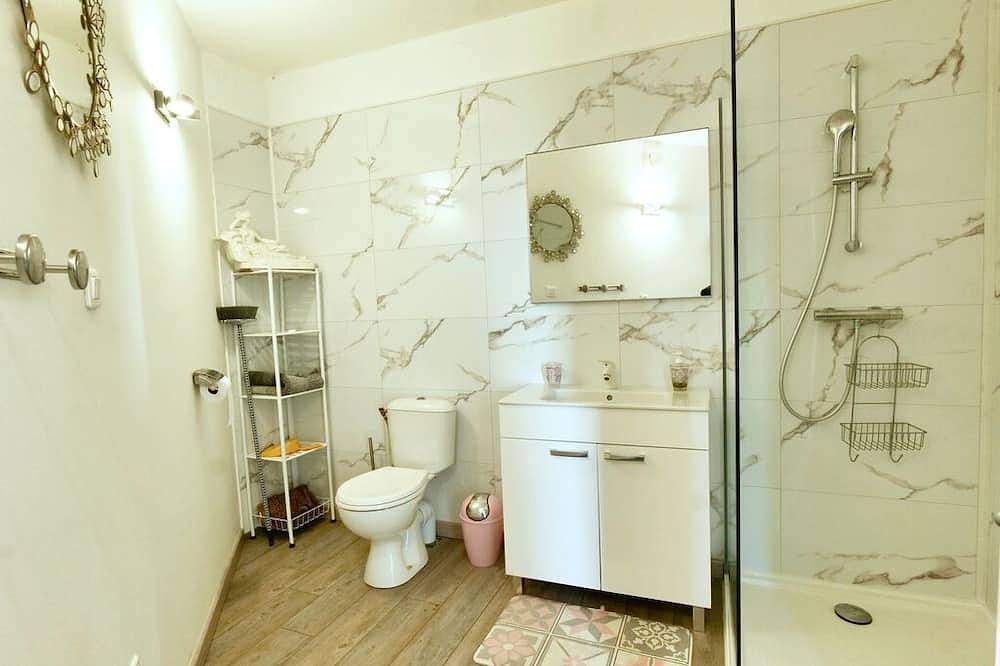 Appartement entier, Appartement jardin vue mer et montagne à 10 mn de Porticcio in Eccica-Suarella, Région d'Ajaccio