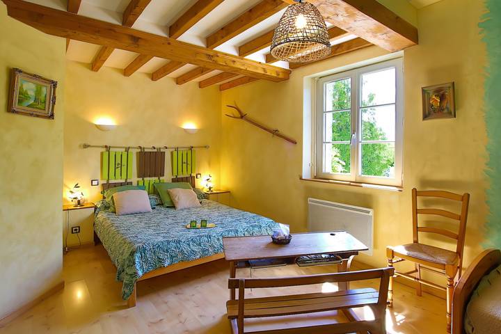Chambre d’hôte pour 5 personnes, avec jardin dans Cotentin