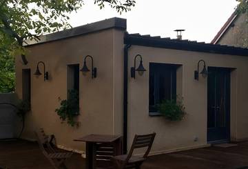 Gîte pour 2 personnes, avec terrasse ainsi que jardin et jacuzzi dans 