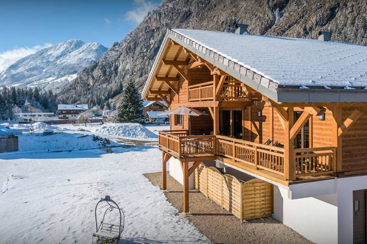 Maison pour 8 personnes, avec Balcon et Jacuzzi ainsi que Terrasse et Jardin à La Chapelle-d'Abondance