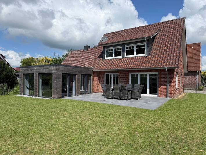 Vakantiehuis 'Neeborg' met privéterras, eigen tuin en wifi in Zetel (Friesland), Zuidelijke Noordzeekust