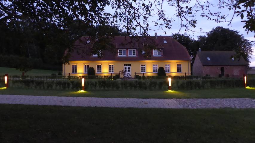 Ferienwohnung für 2 Personen, mit Terrasse und Garten sowie Sauna in Gingst