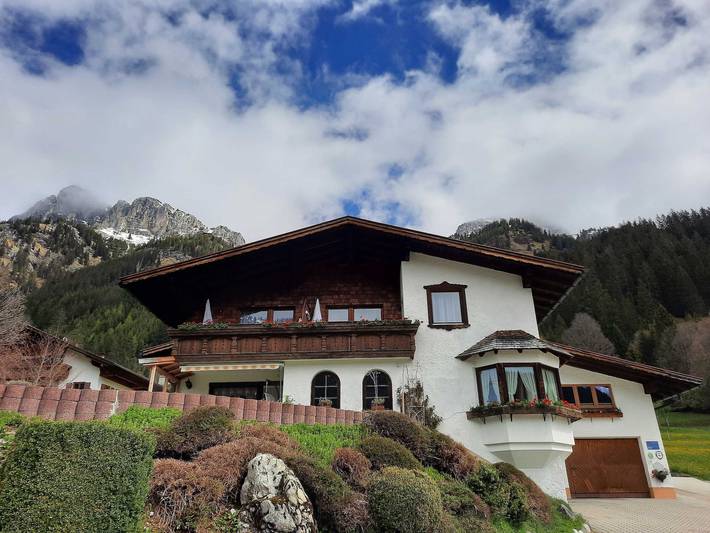 Ferienwohnung für 2 Personen, mit Balkon und Ausblick in Tannheimer Tal - 2