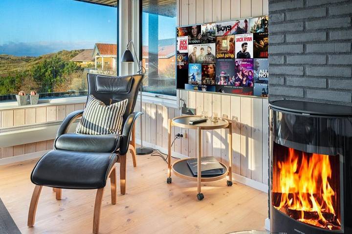 Haus mit Glaspavillon, schönen Terrassen und 300 m zum Strand – Hjelmevej 96 in Henne, Varde