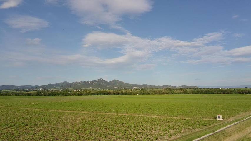 Location de vacances pour 2 personnes, avec vue ainsi que terrasse et piscine à Jonquières - 3