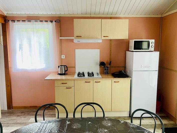 Location de vacances pour 8 personnes, avec terrasse et piscine, animaux acceptés à Camon - 4