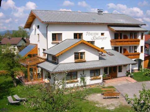 Ferienhaus, mit Terrasse und Garten sowie Sauna und Ausblick in Weyregg am Attersee