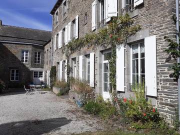Gîte pour 6 personnes, avec jardin à Gouarec