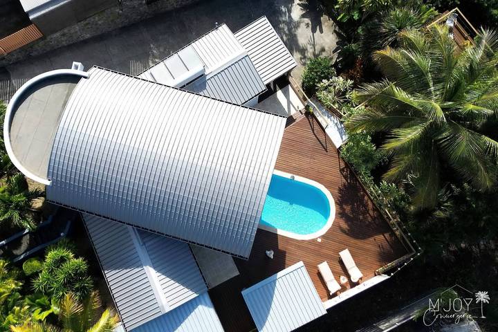 Gîte pour 8 personnes, avec jardin et piscine à L'Étang-Salé - 4