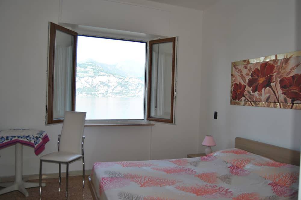 Ganze Wohnung, Ferienhaus / Villa - Malcesinekomfortgebäude in Cassone di Malcesine, Malcesine