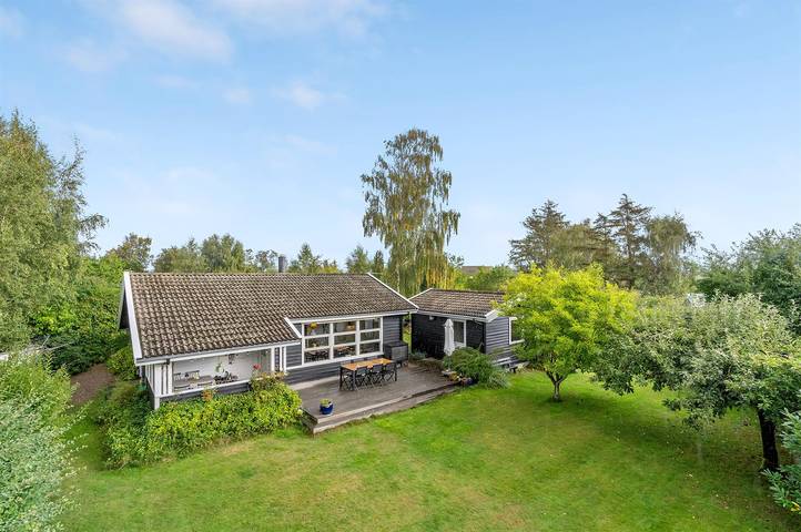 Ferieudlejning for 6 personer, med terrasse og have i Havnsø