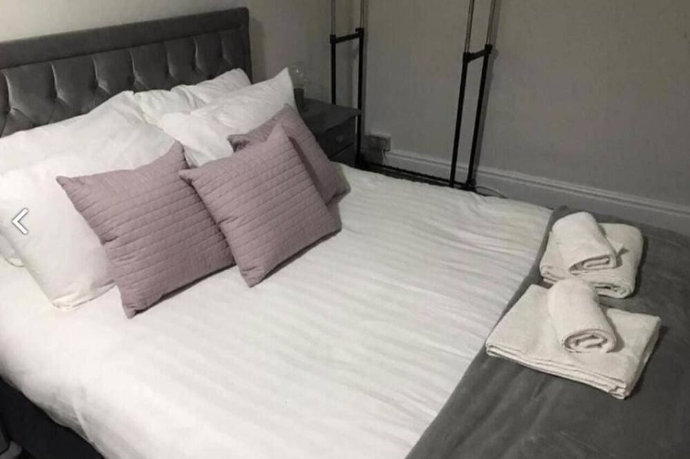 Excellent Location - 5 Bedroom House in Kettering, Northamptonshire