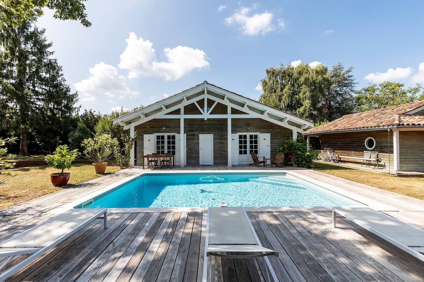 Gehele studio, Vakantiehuis 'La Maison Des Voyages' met Privézwembad, Privéterras en Wi-Fi in Saint-Aubin-de-Branne, Libourne en omgeving