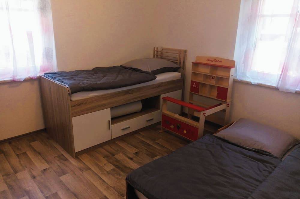 Ganze Wohnung, Geräumige Ferienwohnung von 85 qm nahe Dresden in Freital, Sächsisches Elbland