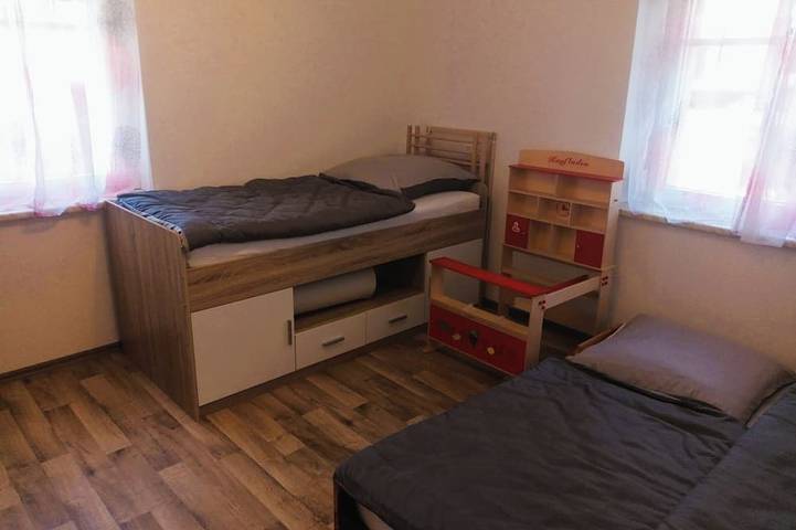 Ganze Wohnung, Geräumige Ferienwohnung von ca 90 qm nahe Dresden in Freital, Osterzgebirge