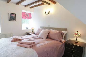 Cottage for 6 People in Menai Bridge, Isle of Anglesey, Photo 2