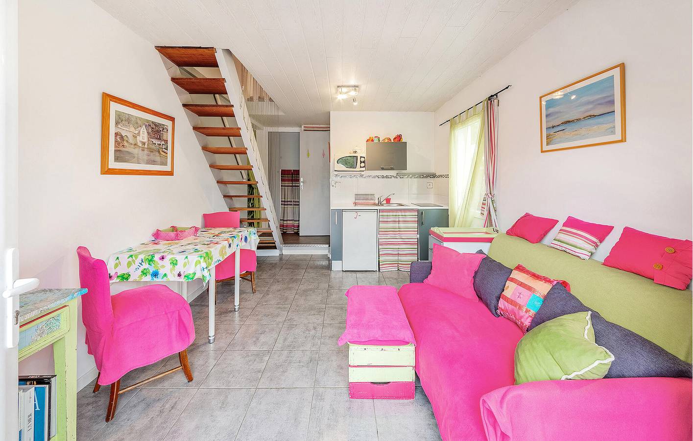Appartement confortable au bord de la mer avec Wifi, parking, jardin et terrasse in Le Minihic-sur-Rance, Région de Saint-Malo