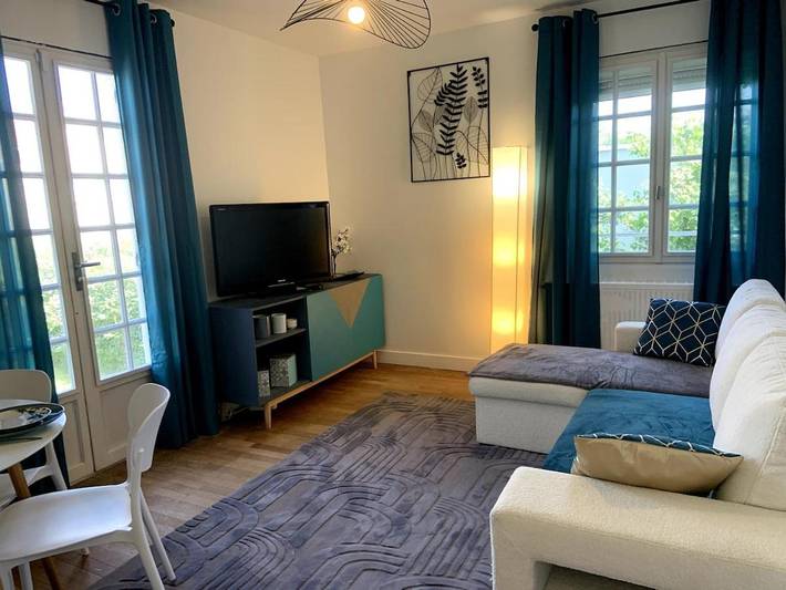 Gîte pour 2 personnes, avec jardin et terrasse à Talant