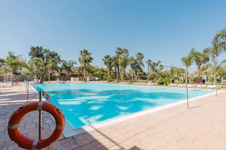 Camping für 6 Personen, mit Kinderpool und Garten in Italien - 2