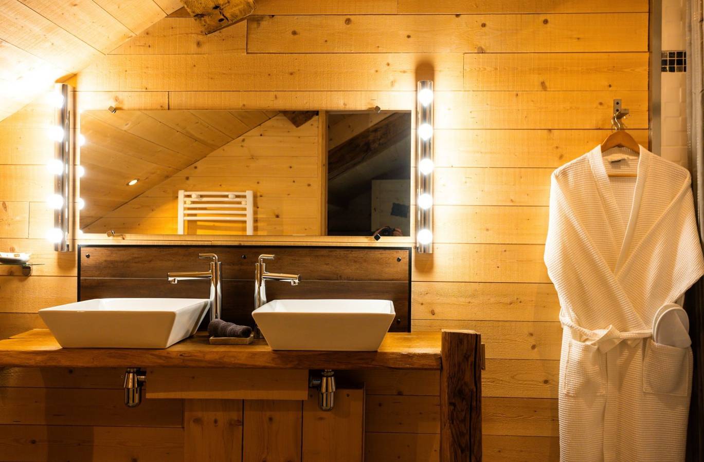 Maison d'Hôtes & Spa La Boucotte - Chambre Epinette in Vellerot-lès-Vercel, Jura Francais