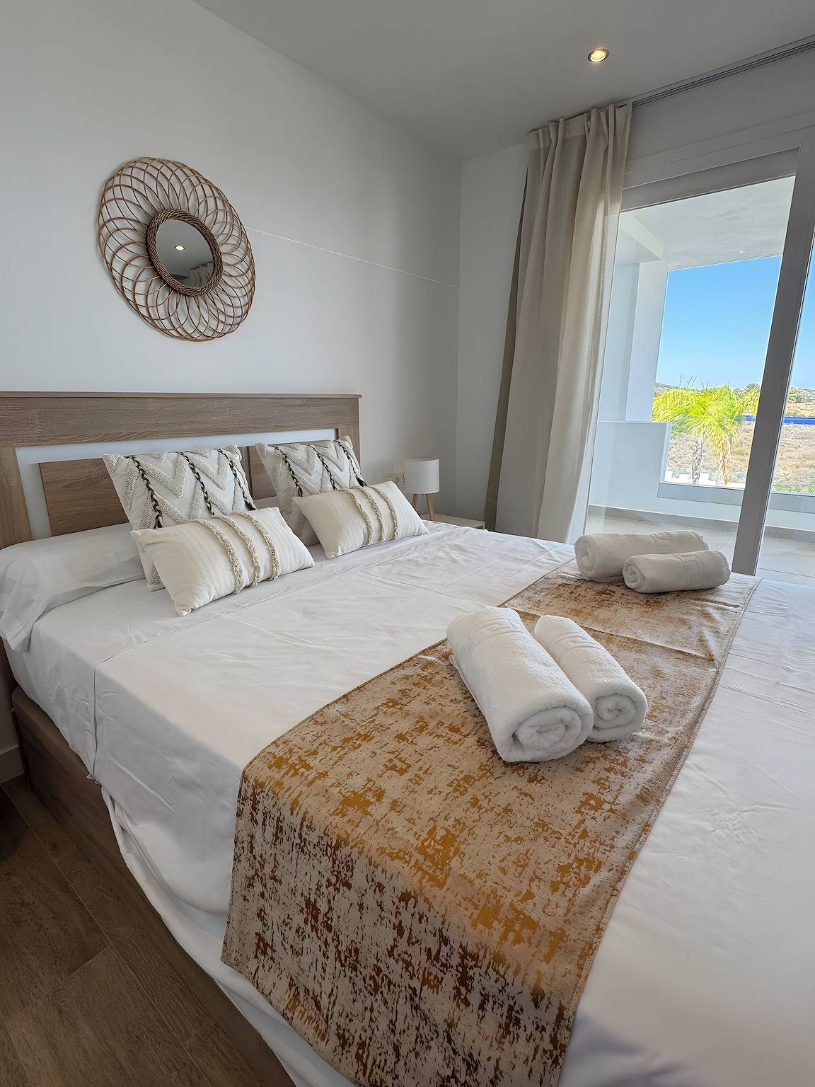 Ganze Wohnung, Apartment 'Luxus und Karibikstrand in Estepona' mit Meerblick, Wlan und Klimaanlage in Estepona, Costa del Sol