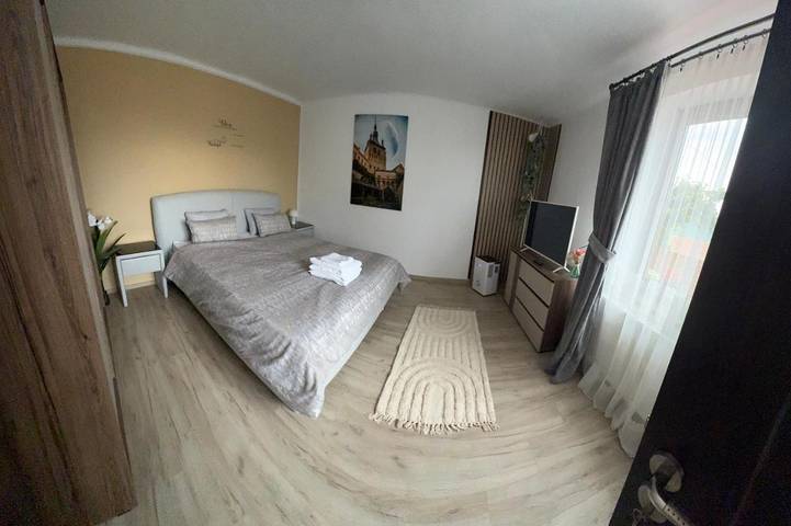 Location de vacances pour 3 personnes, avec vue ainsi que jardin et terrasse dans Mureș - 2