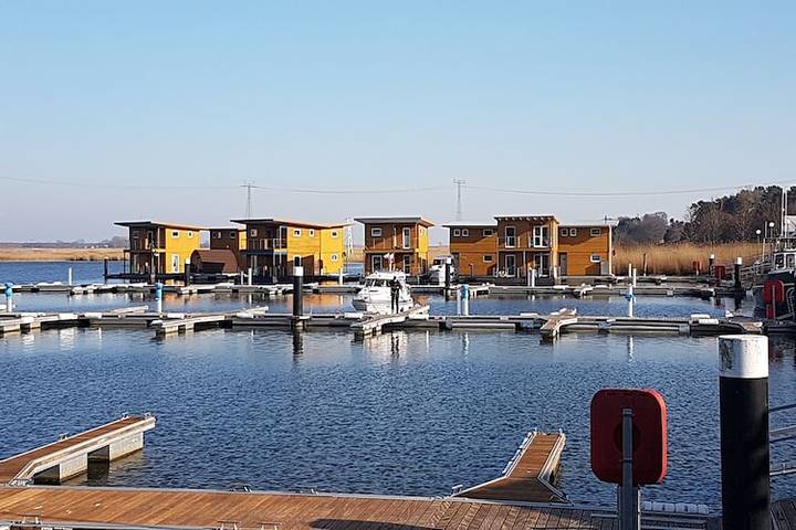 Hausboot für 4 Personen, mit Sauna und Balkon, kinderfreundlich in Mecklenburg-Vorpommern - 2