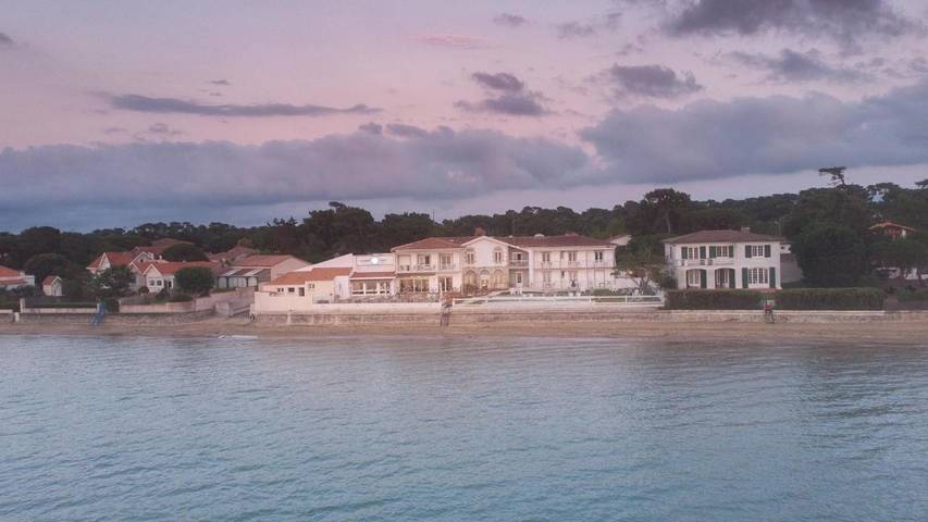 Hôtel pour 2 personnes, avec piscine et jardin dans Plage de la Cèpe - 2