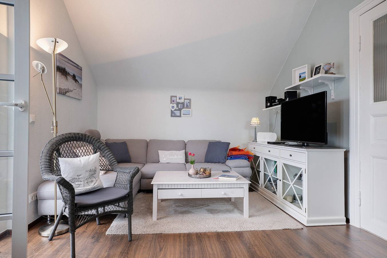 Ganze Wohnung, Ferienwohnung 'Schlafmütze' mit Gemeinschaftsterrasse, Gemeinschaftsgarten und Wi-Fi in Altenbruch, Cuxhaven